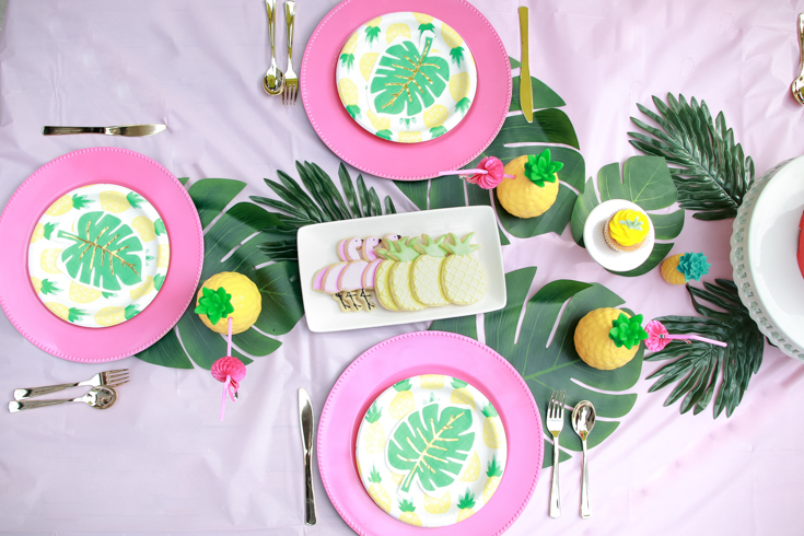 Flamingo Pineapple Party featured by Top US Party Blogger, The Fashionista Momma; flamingo pineapple party tablescape