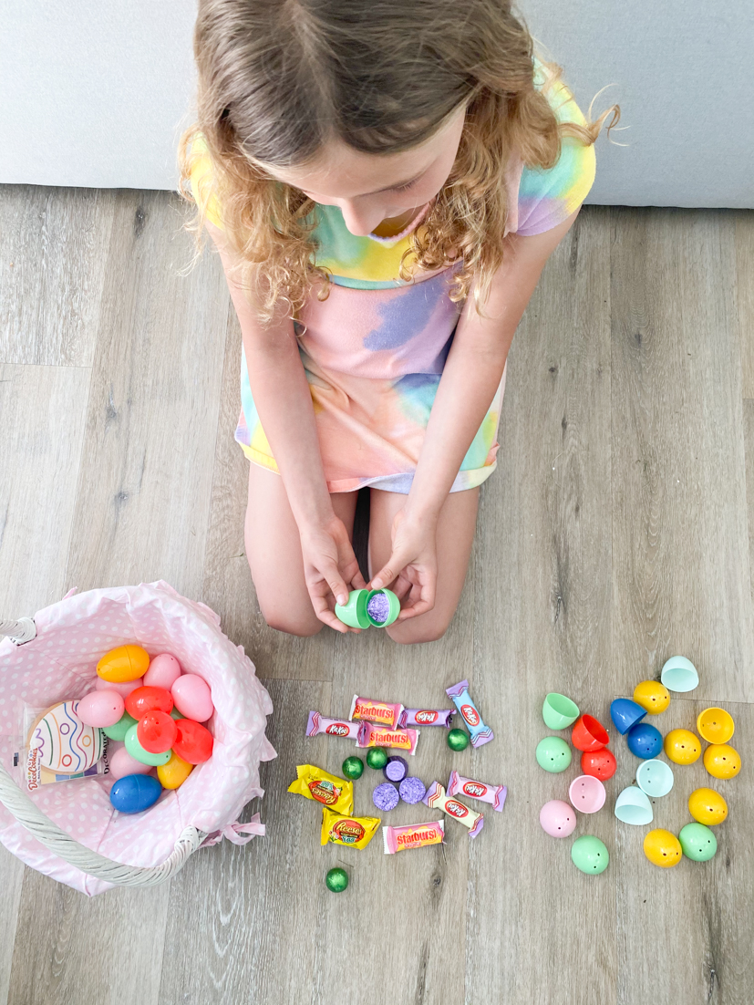 5 Fun Easter Party Ideas For The Whole Family featured by Top US Party Blogger, Style & Wanderlust. The Ultimate Easter Brunch Spread.