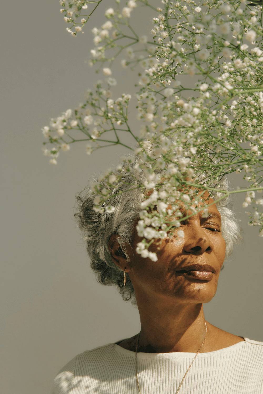 Megan Off The Mat, budget lifestyle blogger shares The Monthly Mindful Reset. Peaceful woman