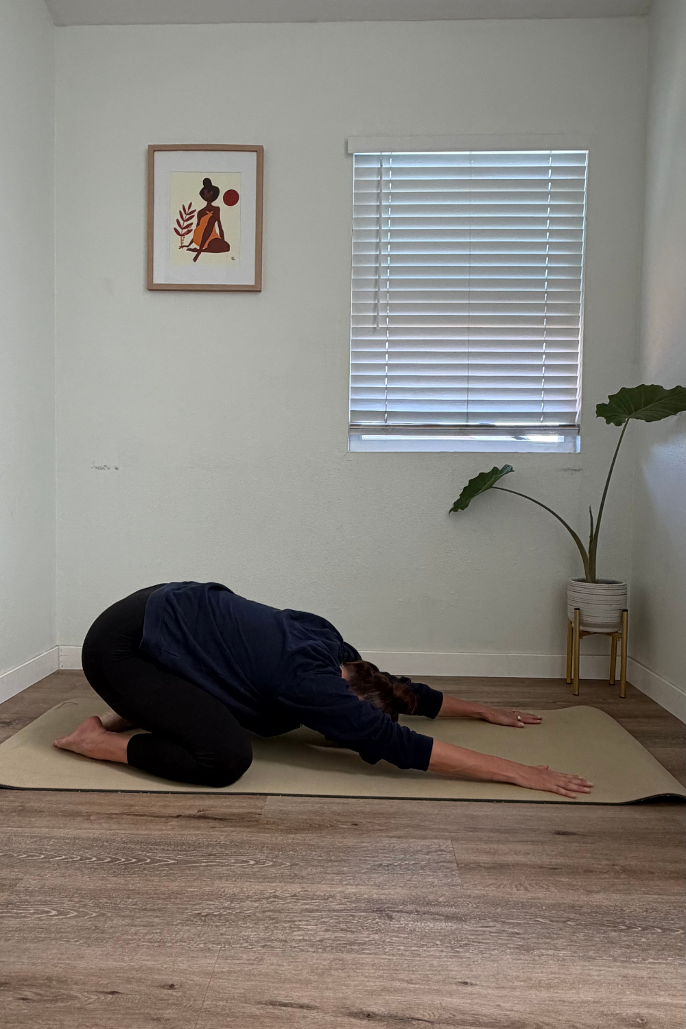 Megan Off The Mat, wellness lifestyle blogger shares a Seasonal Reset: Adjusting Your Yoga Practice For Fall.